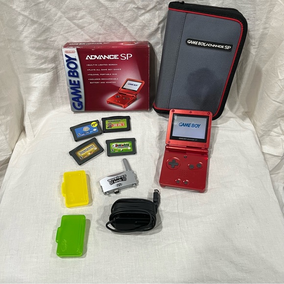 Game Boy Advance SP - Picture 2 of 8